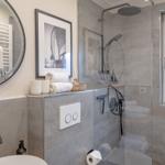 Duschbad mit WC und Fußbodenheizung