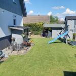 Rasenfläche mit Spielbereich