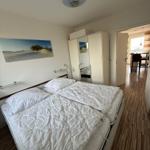 Schlafzimmer mit Doppelbett (180x200cm)