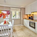 Küche mit 2. Essbereich