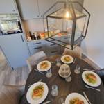 Esstisch & Kueche...