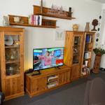 Wohnzimmerschrank mit TV