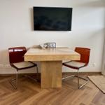 Essbereich im Wohn- und Schlafzimmer