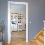 Diele mit Zugang zur Küche