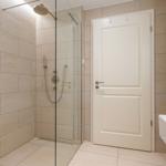 1. Badezimmer mit Regendusche (EG)...