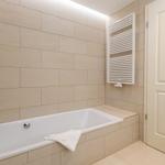 2. Badezimmer mit Wanne (OG)...