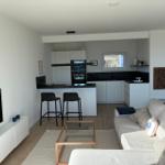 Wohnzimmer und offene Küche