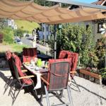 Sitzbereich im Garten, beschattet