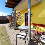 Möblierte Terrasse für entspannte Stunden an der frischen Luft