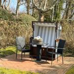 Terrasse (hinter dem Haus)