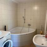 Bad mit Badewanne...