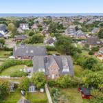 Haus mit Garten und Blick aufs Meer