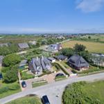 Haus mit Garten und Blick auf die Küste