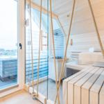 Sauna mit Hängematten und Blick auf Balkon