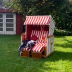 Garten mit Strandkorb