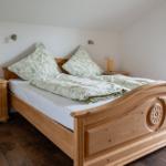 Schlafzimmer 1 mit Doppelbett