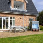 House with terrace, garden and beach chair