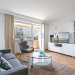 Wohnzimmer mit Südwest-Balkon...