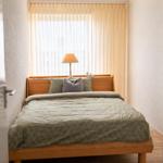 Der kleine, aber perfekte Rückzugsort für die Nacht. 

Im Zimmer ist ein kleiner Kleiderschrank vorhanden.