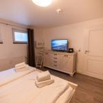 Schlafzimmer 1 UG