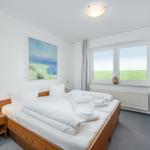 Schlafzimmer mit Doppelbett