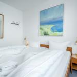 Schlafzimmer mit Doppelbett