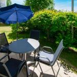 Terrasse der Ferienwohnung Seehof201 auf Usedom mit Gartenmöbel