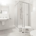 Badezimmer mit Dusche