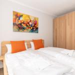 Schlafzimmer mit Doppelbett