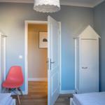 Schlafzimmer mit zwei Einzelbetten
