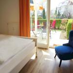 Schlafzimmer mit Doppelbett