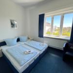 Das Schlafzimmer, immer in weiß-blau gehalten
