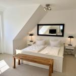 Master Bedroom mit Balkon im 1.OG