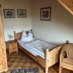 weiters Schlafzimmer mit zwei Einzelbetten