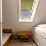 2. Schlafzimmer...