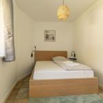 2. Schlafzimmer...