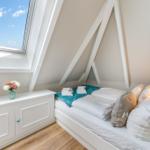 kleines Schlafzimmer 2 mit kleinem Doppelbett, 1,40 m Liegefläche