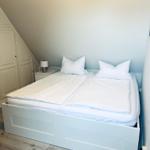 Schlafzimmer 2 - 180cm x 200cm (2 Matratzen)