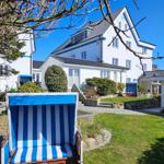 Der windgeschützte Garten mit Strandkörben auf der Südseite des Strandhotels