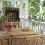 Terrasse mit Strandkorb