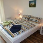 Schlafzimmer mit Doppelbett