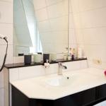 Großes Badezimmer
