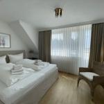 Schlafzimmer 1 mit Balkon