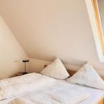 Schafzimmer mit Doppelbett...