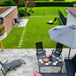 Terrasse und Garten zu Süden