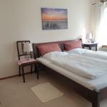 Schlafzimmer 1 mit Blick auf den Garten