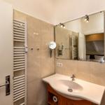 Badezimmer mit Dusche