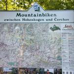 Mountainbike-Karte zwischen Hohenbogen und Čerchov mit 16 Touren und Startpunkten.