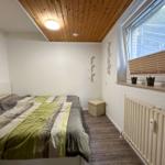Schlafzimmer mit Doppelbett