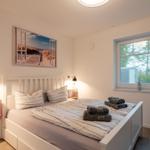 Schlafzimmer 1 mit Queensize Bett